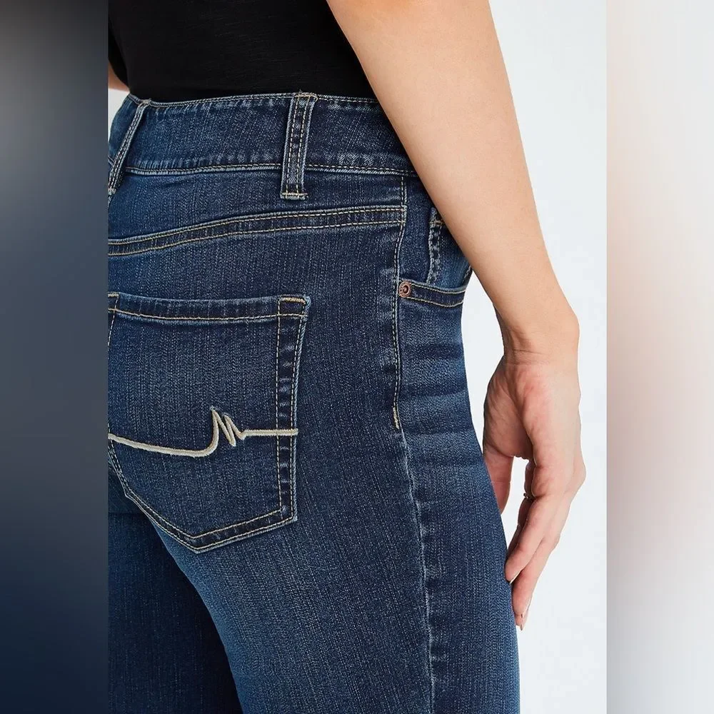 NWT sz 14 *m jeans* by maurices Classic Flare Mid Rise Jean